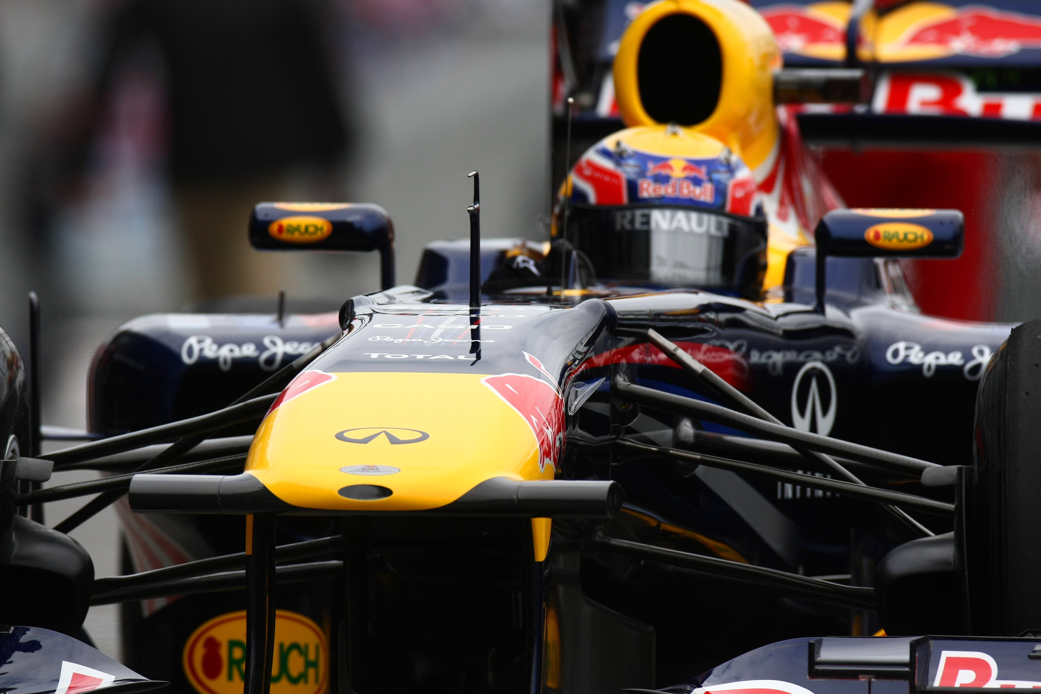 VT1: Webber troeft Vettel af in Melbourne