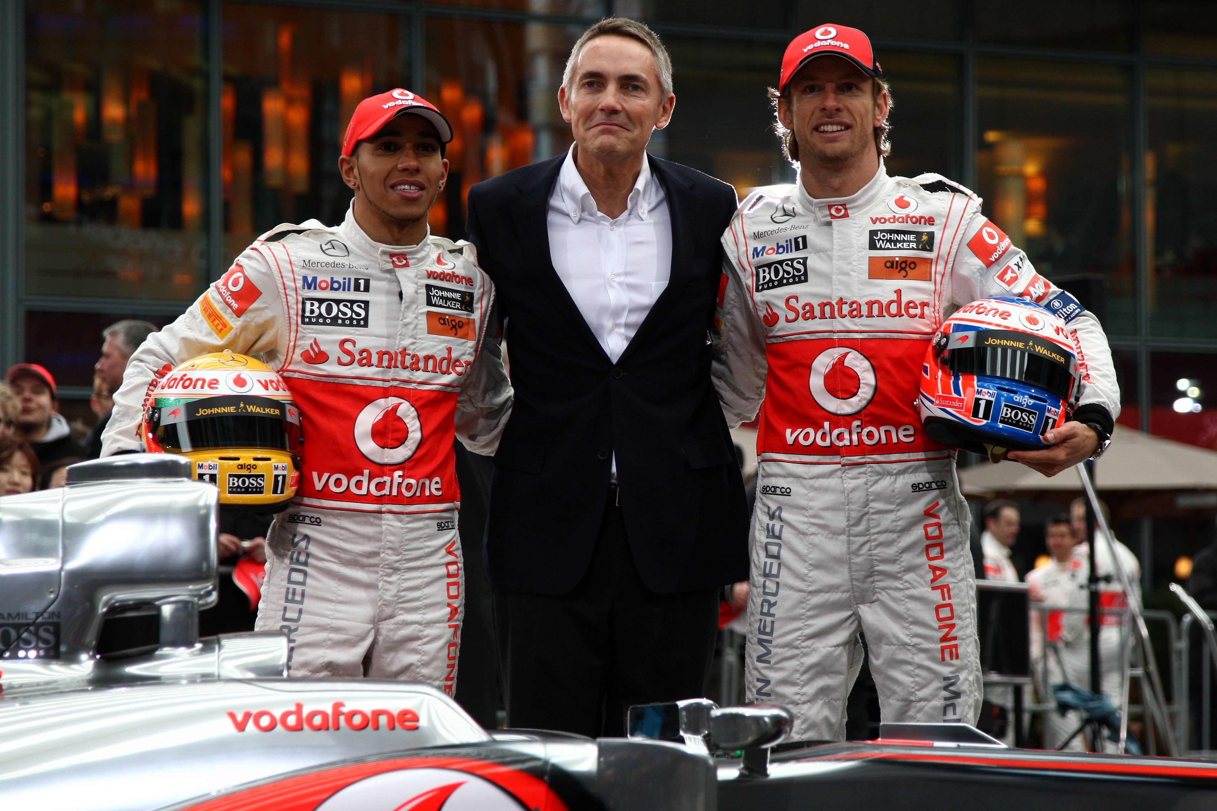 Whitmarsh wil nog jaren door met Hamilton en Button