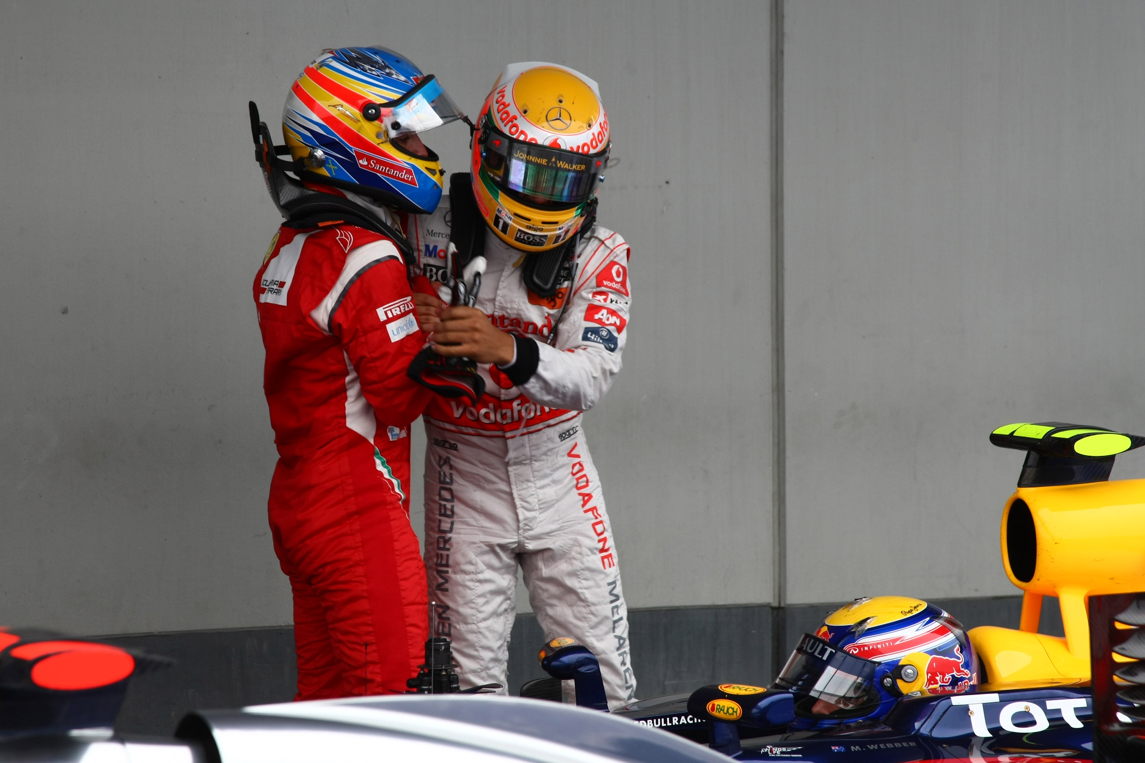 Alonso hoopt op hulp van McLaren in strijd met Red Bull