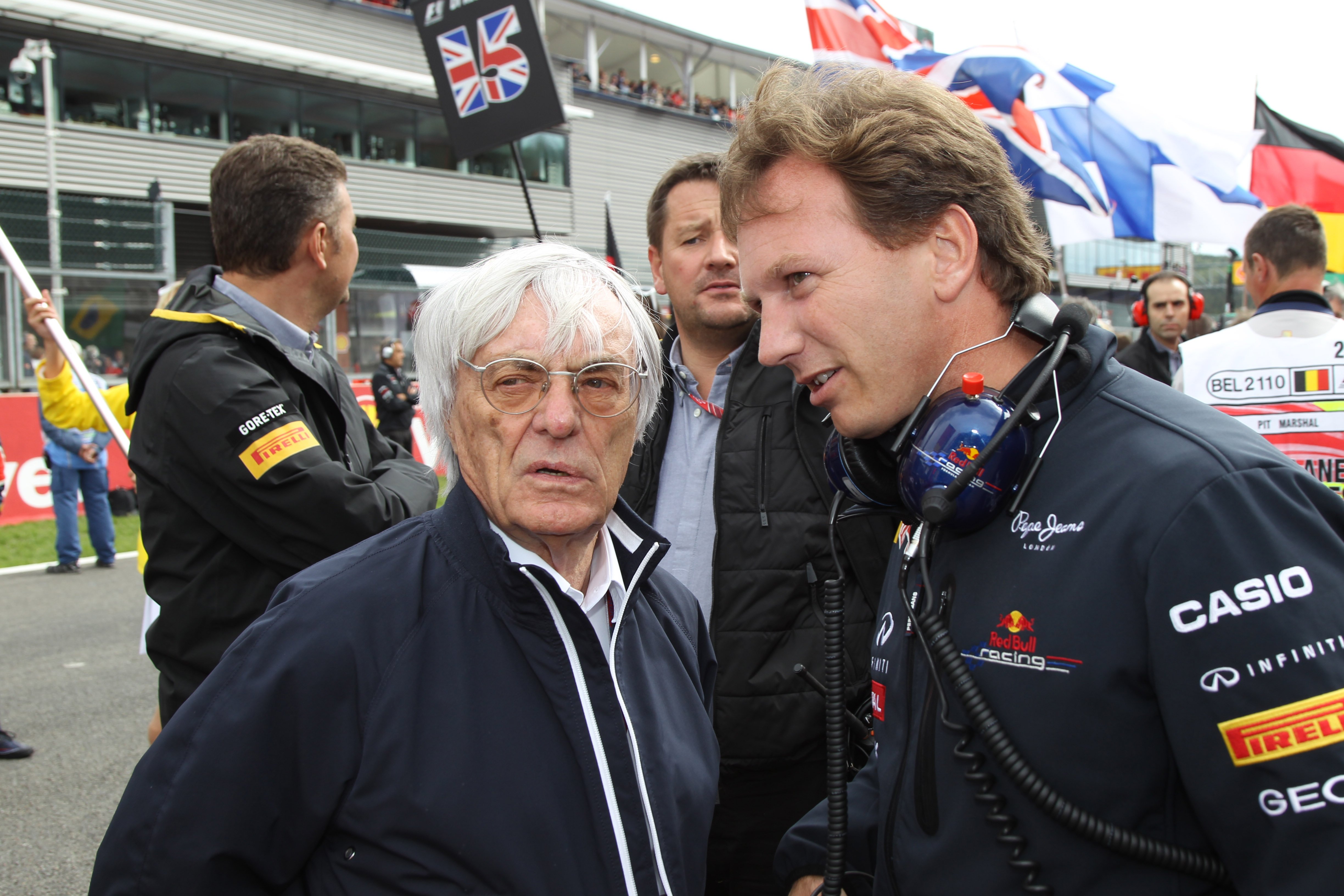 Ecclestone en Horner springen in bres voor Webber