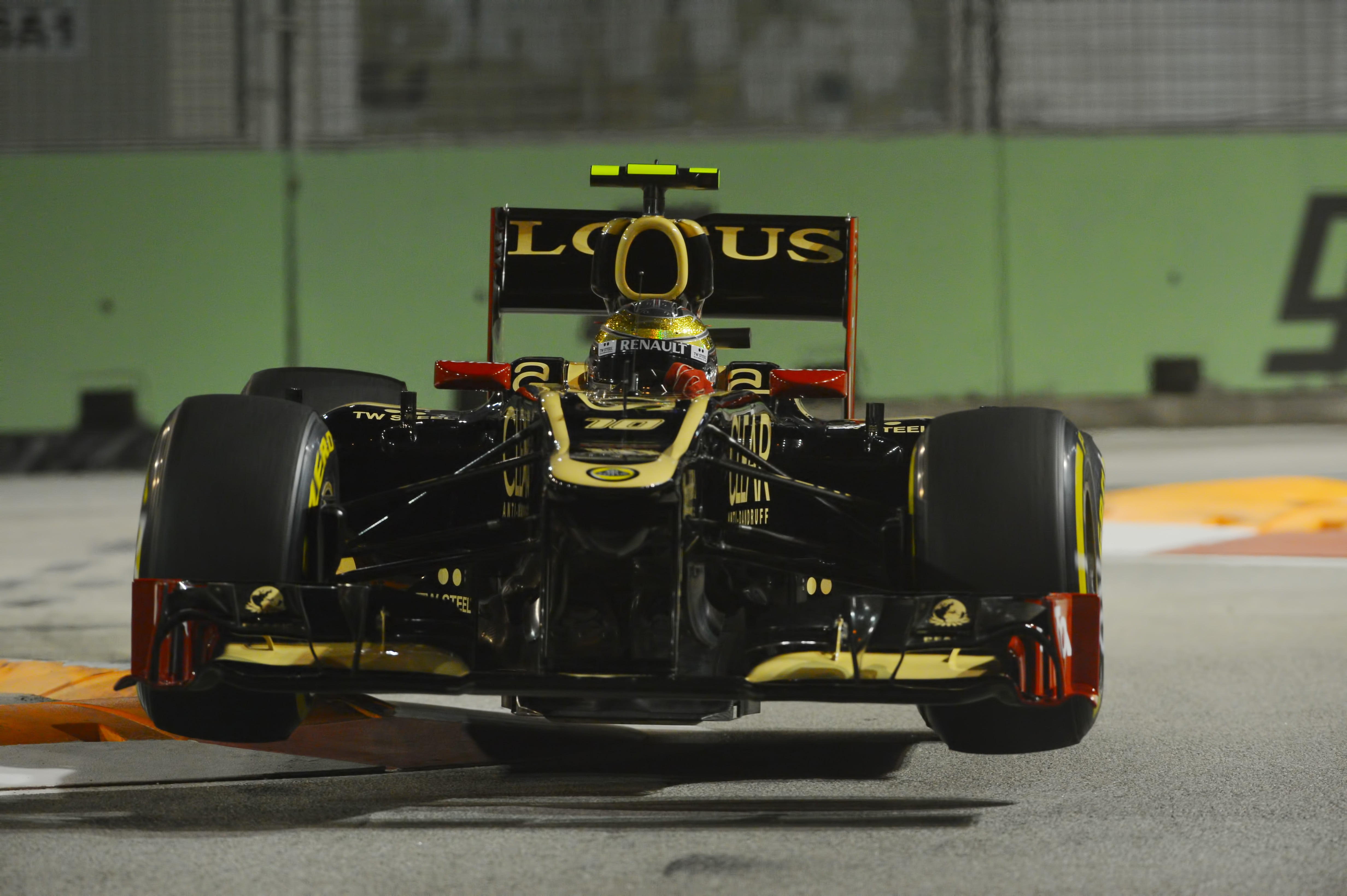 Lotus-coureurs maken er het beste van