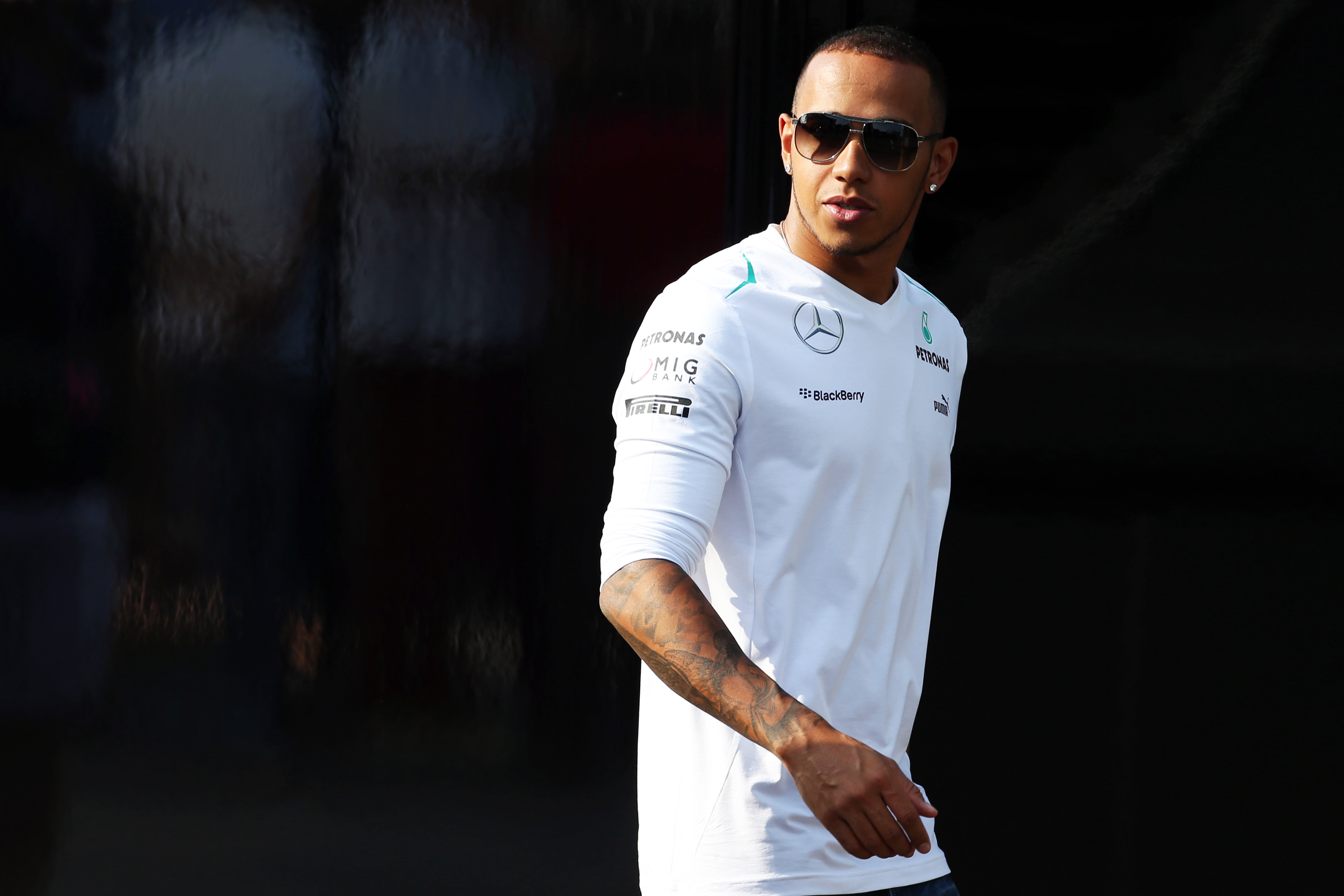 Hamilton steekt hand in eigen boezem