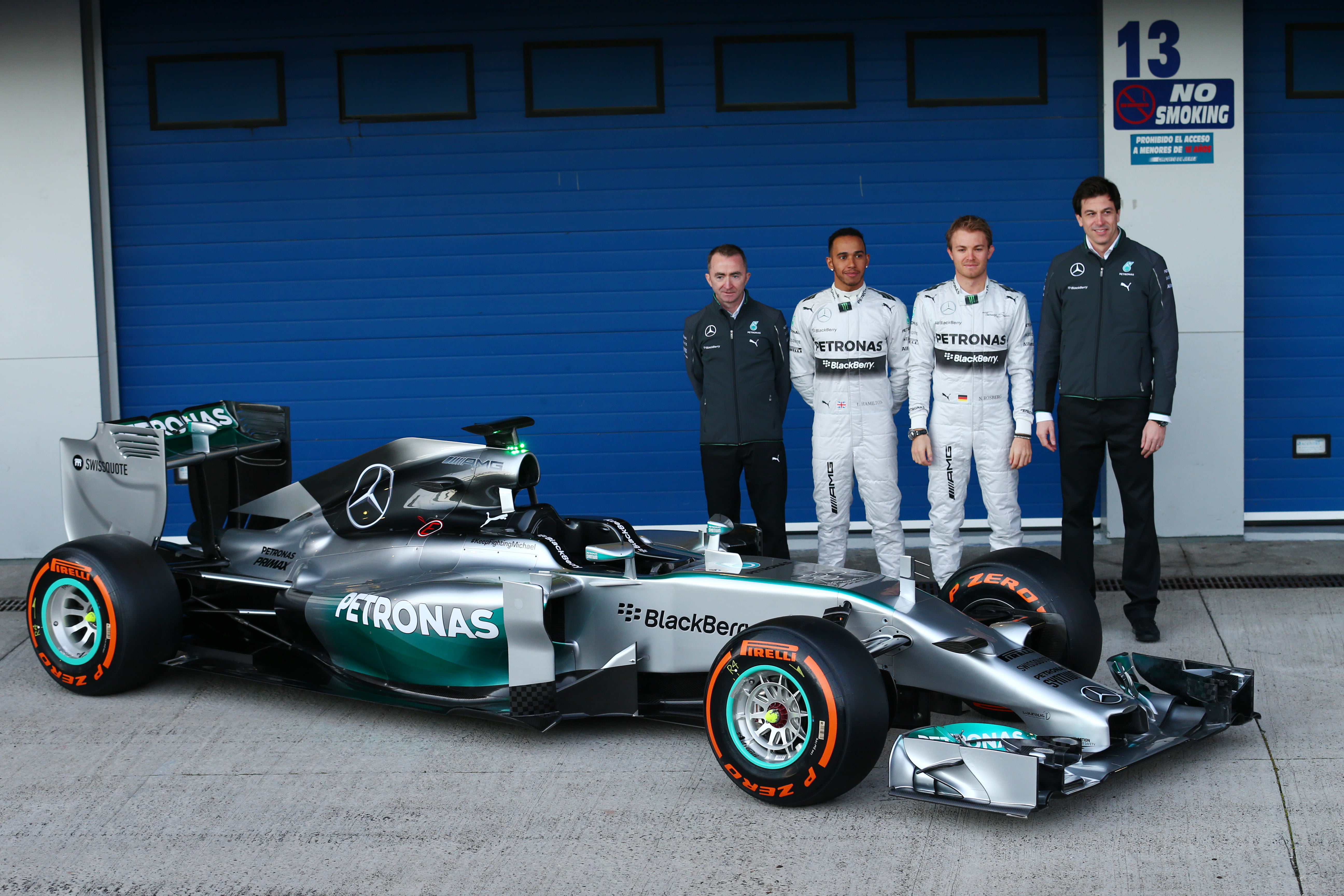 Mercedes stelt W05 voor