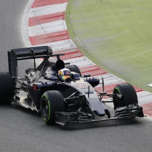 De nieuwe wagen van Max Verstappen, in dit geval bestuurd door Carlos Sainz.