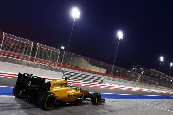 Formula One World Championship 2016, Round 2, Bahrain Grand Prix, Manama, Bahrain, Friday 1 April 2016 - Kevin Magnussen (DEN) Renault Sport F1 Team RS16.