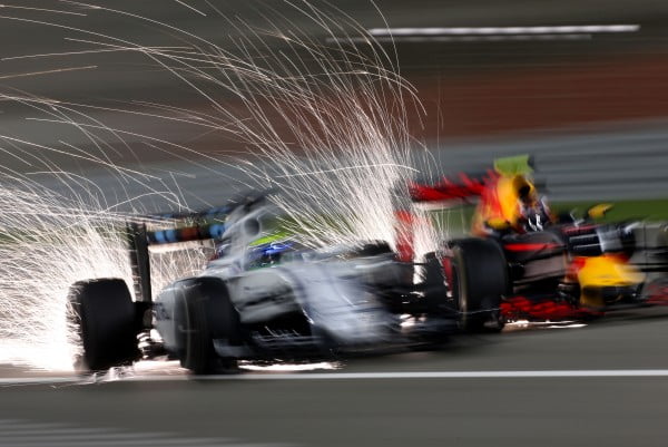 Formula One World Championship 2016, Round 2, Bahrain Grand Prix, Manama, Bahrain, Sunday 3 April 2016 - Felipe Massa (BRA), Williams F1 Team and Daniil Kvyat (RUS), Red Bull Racing