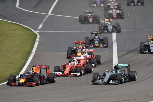 Formula One World Championship 2016, Round 3, Chinese Grand Prix, Shanghai, China, Sunday 17 April 2016 - L to R): Daniel Ricciardo (AUS) Red Bull Racing RB12 and Nico Rosberg (GER) Mercedes AMG F1 W07 Hybrid lead at the start of the race.