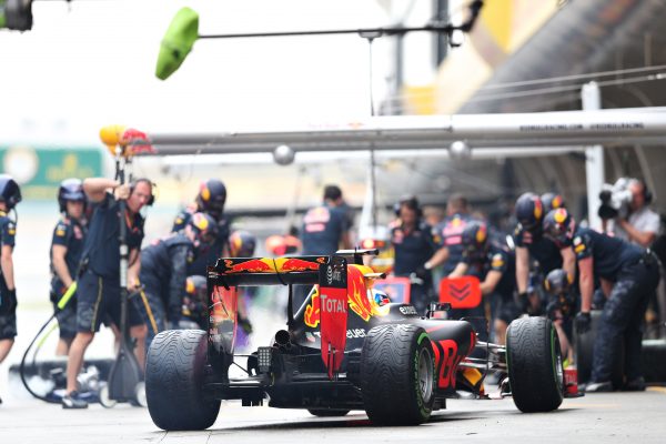 SHANGHAI, CHINA - APRIL 16: Daniel Ricciardo of Australia driving the (3) Red Bull Racing Red Bull-TAG Heuer RB12 TAG Heuer comes into the pits during final practice ahead of the Formula One Grand Prix of China at Shanghai International Circuit on April 16, 2016 in Shanghai, China. (Photo by Mark Thompson/Getty Images)