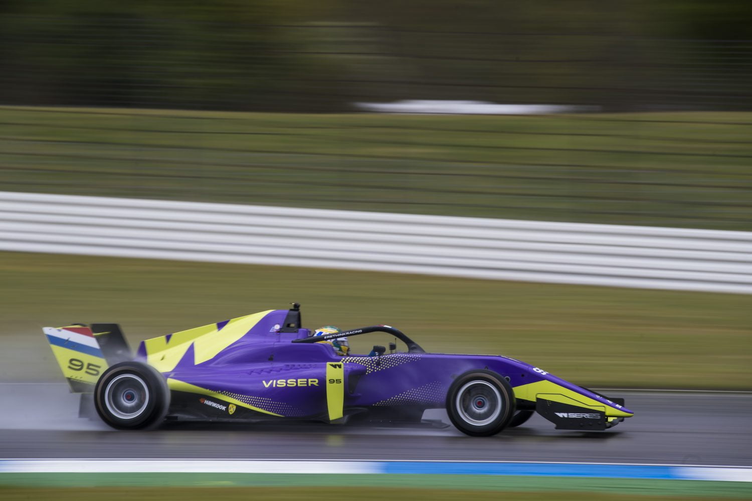 Beitske Visser strandt op vierde plek in eerste W Seriesrace Formule1.nl