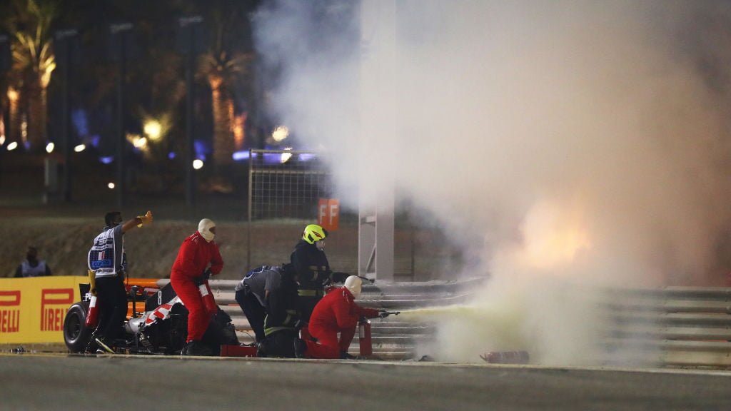 In beeld: Crash Grosjean bewijst hoe veilig Formule 1-auto ...