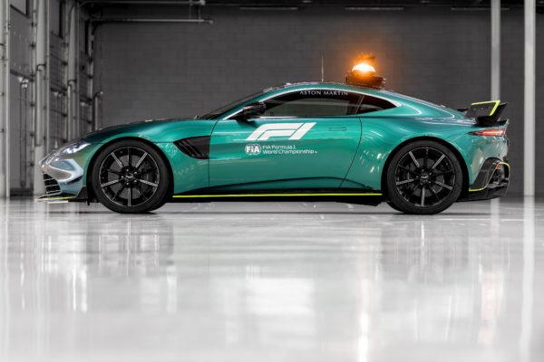 Aston martin safety car