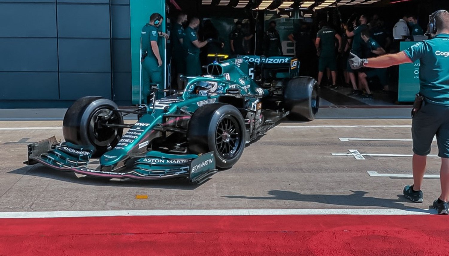 officieel medley vacature Vettel over 18-inch banden voor 2022: 'Meer grip, minder zicht'