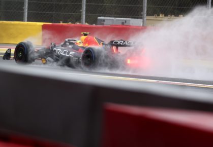 Max Verstappen in actie tijdens de vrije training voor de Grand Prix van België.