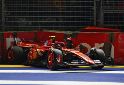 crash sainz singapore